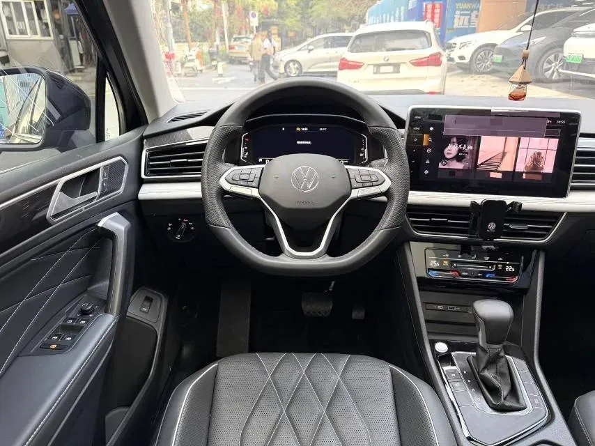 2023 Volkswagen Tiguan L 1.5T 160HP L4 7DCT,autocango,china used car exporter,china ev exporter,chinese used car exporter,chinese used ev exporter