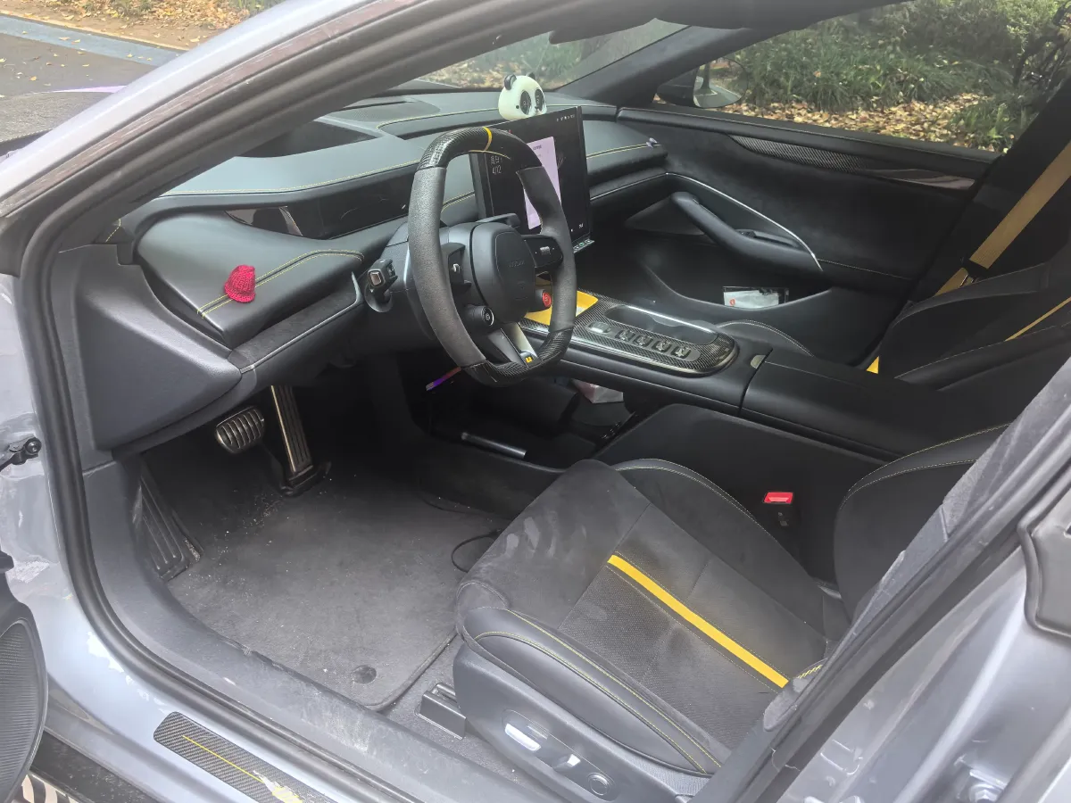 2025 MI SU7 Ultra BEV 93.7KWH,autocango,china used car exporter,china ev exporter,chinese used car exporter,chinese used ev exporter