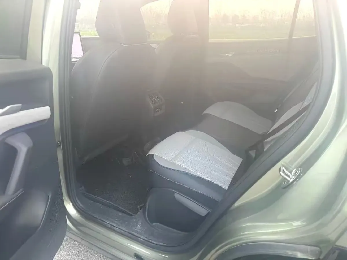 2025 Volkswagen Tayron 2.0T 220HP L4 7DCT,autocango,china used car exporter,china ev exporter,chinese used car exporter,chinese used ev exporter