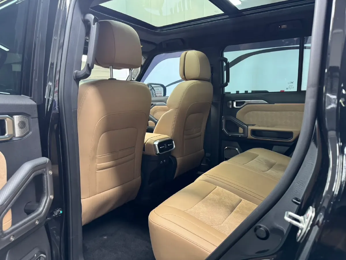 2023 Jetour Traveller 2.0T 254HP L4 7DCT,autocango,china used car exporter,china ev exporter,chinese used car exporter,chinese used ev exporter