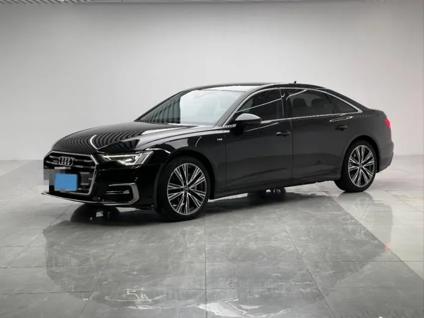 2025 Audi A6L 2.0T 245HP L4 7DCT,autocango,china used car exporter,china ev exporter,chinese used car exporter,chinese used ev exporter