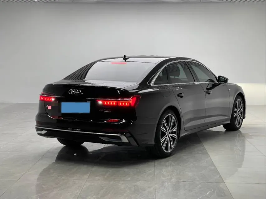 2025 Audi A6L 2.0T 245HP L4 7DCT,autocango,china used car exporter,china ev exporter,chinese used car exporter,chinese used ev exporter