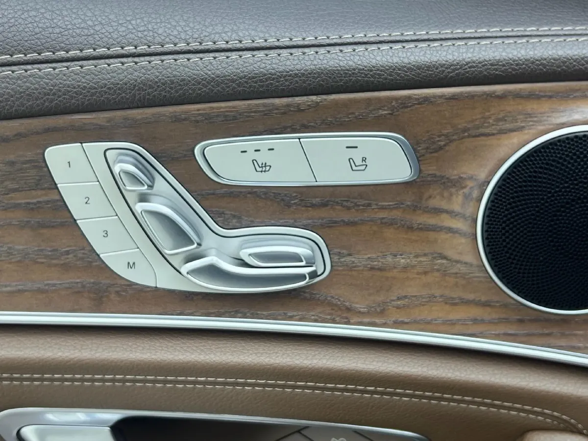 2020 Mercedes-Benz E Class 2.0T 258HP L4 9AT,autocango,china used car exporter,china ev exporter,chinese used car exporter,chinese used ev exporter