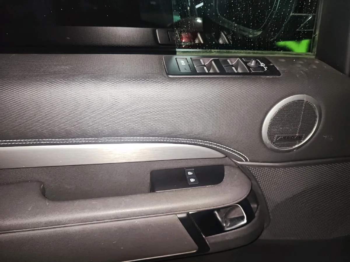 2023 Land Rover Discovery 3.0T 360HP L6 8AT,autocango,china used car exporter,china ev exporter,chinese used car exporter,chinese used ev exporter