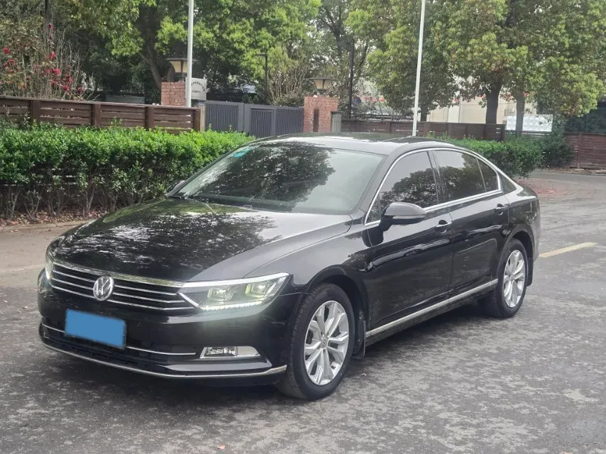 2019 Volkswagen Magotan 2.0T 186HP L4 7DCT,autocango,china used car exporter,china ev exporter,chinese used car exporter,chinese used ev exporter