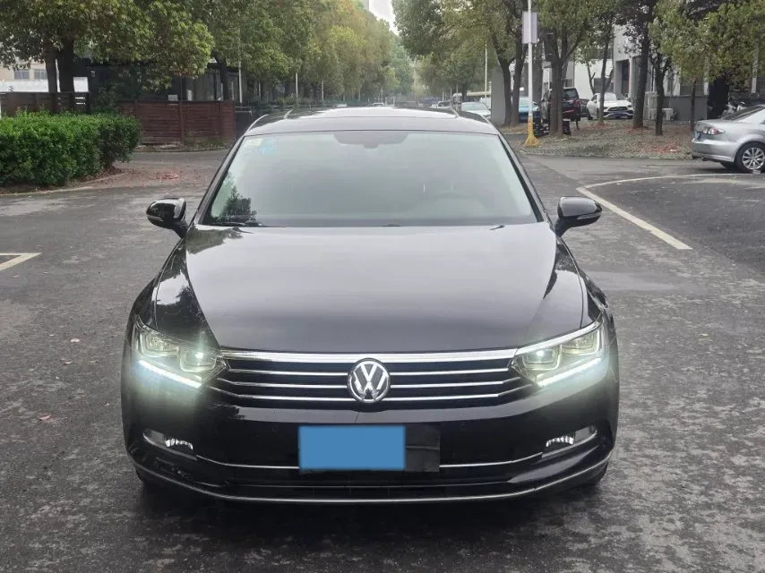 2019 Volkswagen Magotan 2.0T 186HP L4 7DCT,autocango,china used car exporter,china ev exporter,chinese used car exporter,chinese used ev exporter