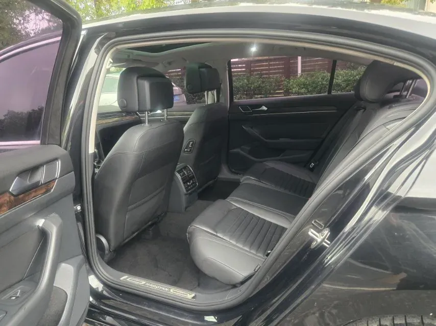 2019 Volkswagen Magotan 2.0T 186HP L4 7DCT,autocango,china used car exporter,china ev exporter,chinese used car exporter,chinese used ev exporter