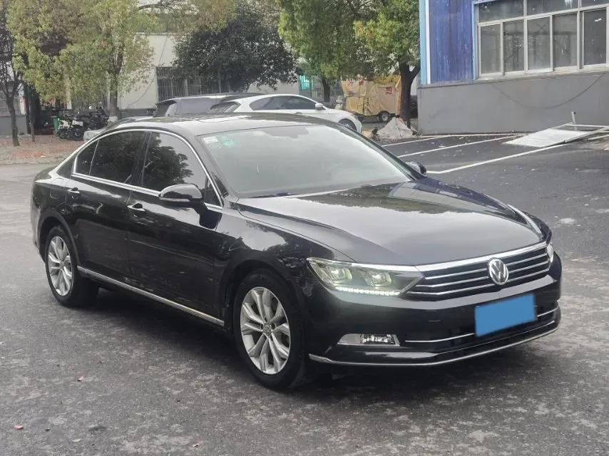 2019 Volkswagen Magotan 2.0T 186HP L4 7DCT,autocango,china used car exporter,china ev exporter,chinese used car exporter,chinese used ev exporter
