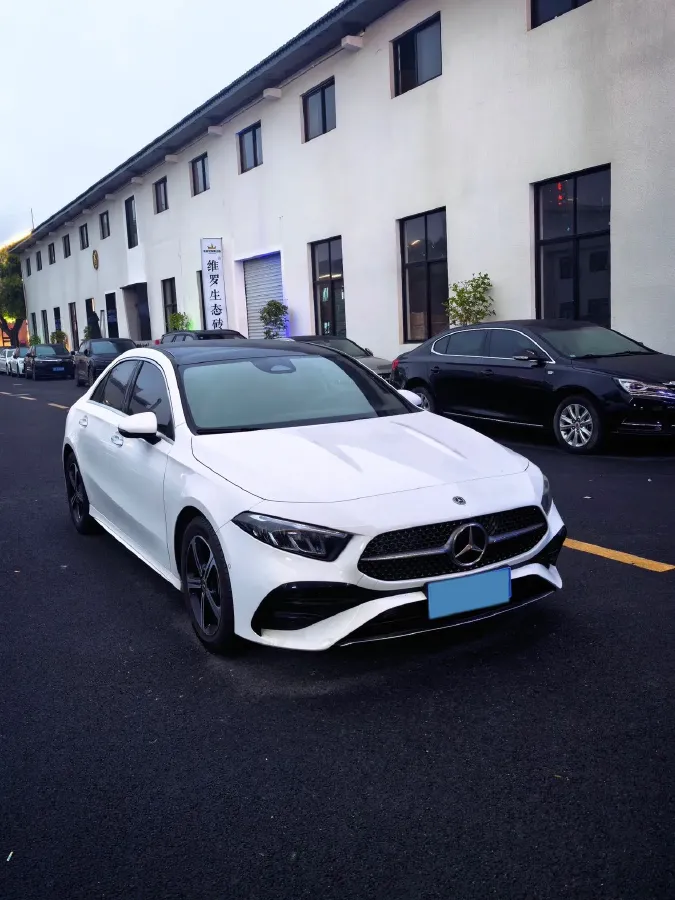 2025 Mercedes-Benz A Class 1.3T 163HP L4 7DCT,autocango,china used car exporter,china ev exporter,chinese used car exporter,chinese used ev exporter