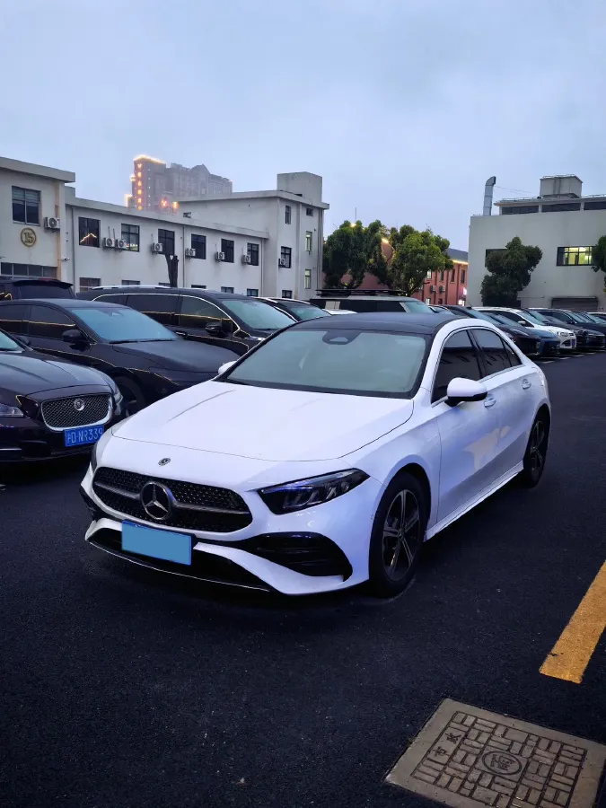 2025 Mercedes-Benz A Class 1.3T 163HP L4 7DCT,autocango,china used car exporter,china ev exporter,chinese used car exporter,chinese used ev exporter