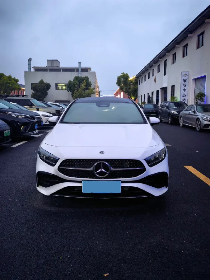 2025 Mercedes-Benz A Class 1.3T 163HP L4 7DCT,autocango,china used car exporter,china ev exporter,chinese used car exporter,chinese used ev exporter