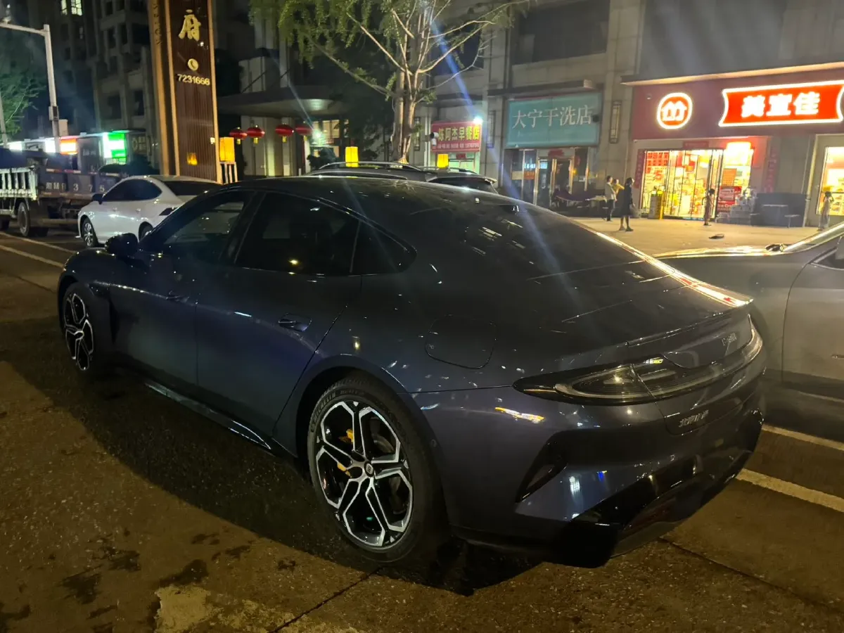 2024 MI SU7 BEV 101KWH,autocango,china used car exporter,china ev exporter,chinese used car exporter,chinese used ev exporter