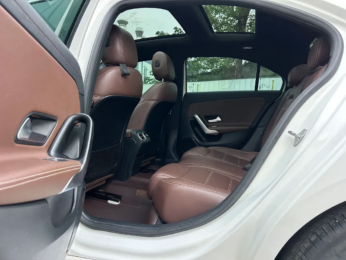 2020 Mercedes-Benz A Class 1.3T 163HP L4 7DCT,autocango,china used car exporter,china ev exporter,chinese used car exporter,chinese used ev exporter