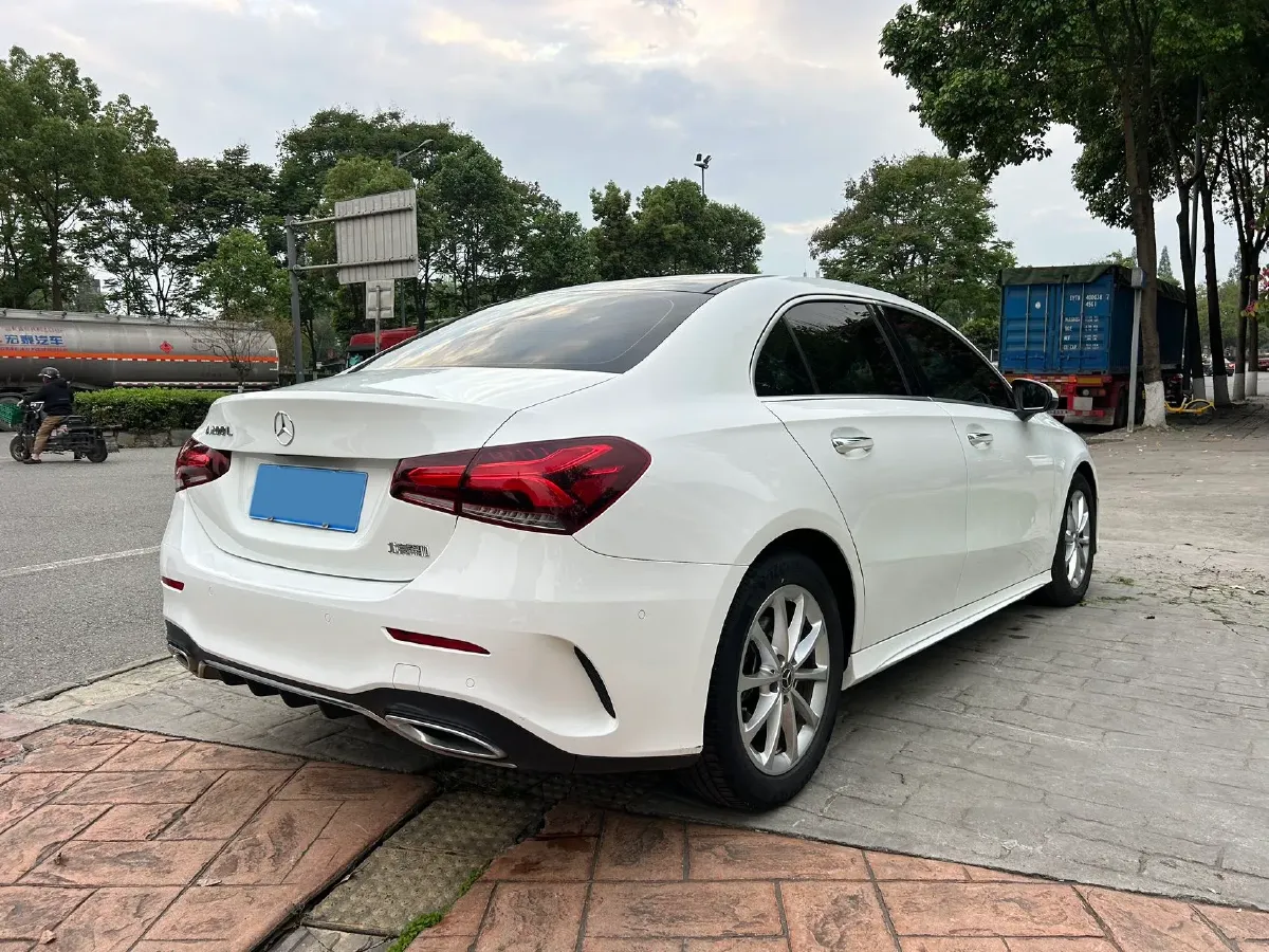 2020 Mercedes-Benz A Class 1.3T 163HP L4 7DCT,autocango,china used car exporter,china ev exporter,chinese used car exporter,chinese used ev exporter