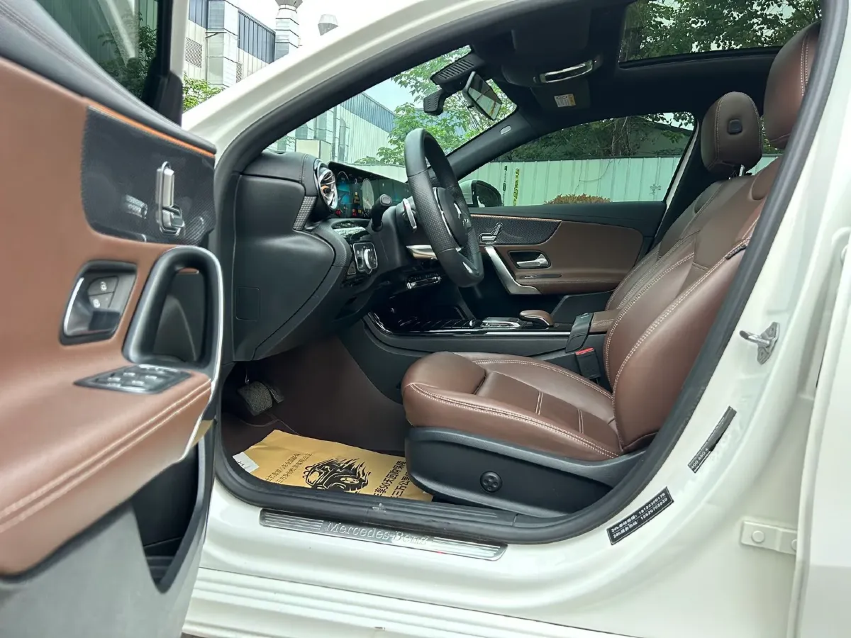 2020 Mercedes-Benz A Class 1.3T 163HP L4 7DCT,autocango,china used car exporter,china ev exporter,chinese used car exporter,chinese used ev exporter