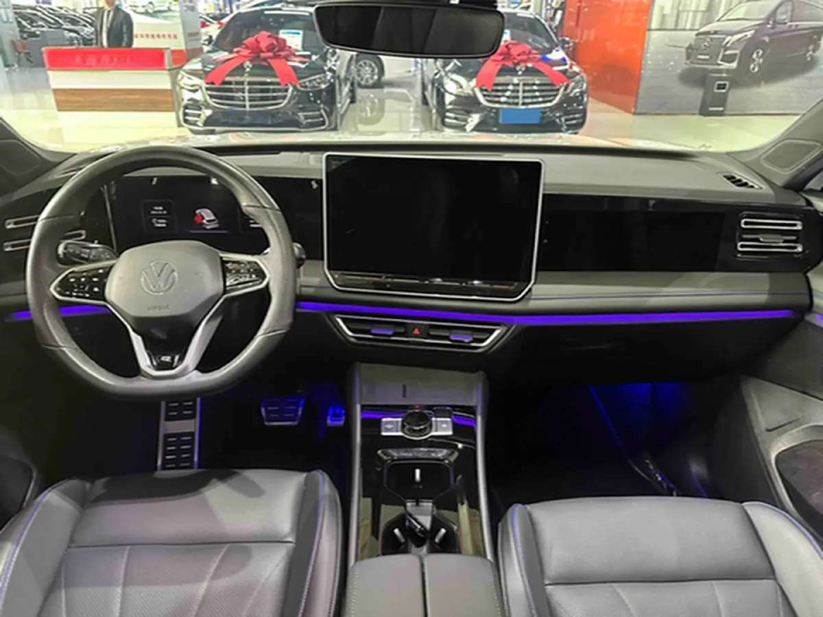 2024 Volkswagen Tiguan L 2.0T 186HP L4 7DCT,autocango,china used car exporter,china ev exporter,chinese used car exporter,chinese used ev exporter