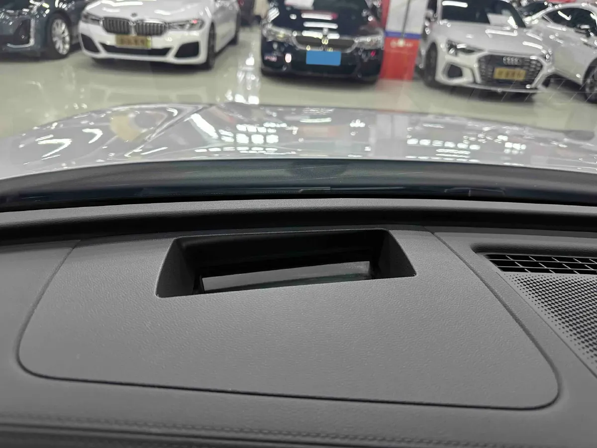 2024 Volkswagen Tiguan L 2.0T 186HP L4 7DCT,autocango,china used car exporter,china ev exporter,chinese used car exporter,chinese used ev exporter