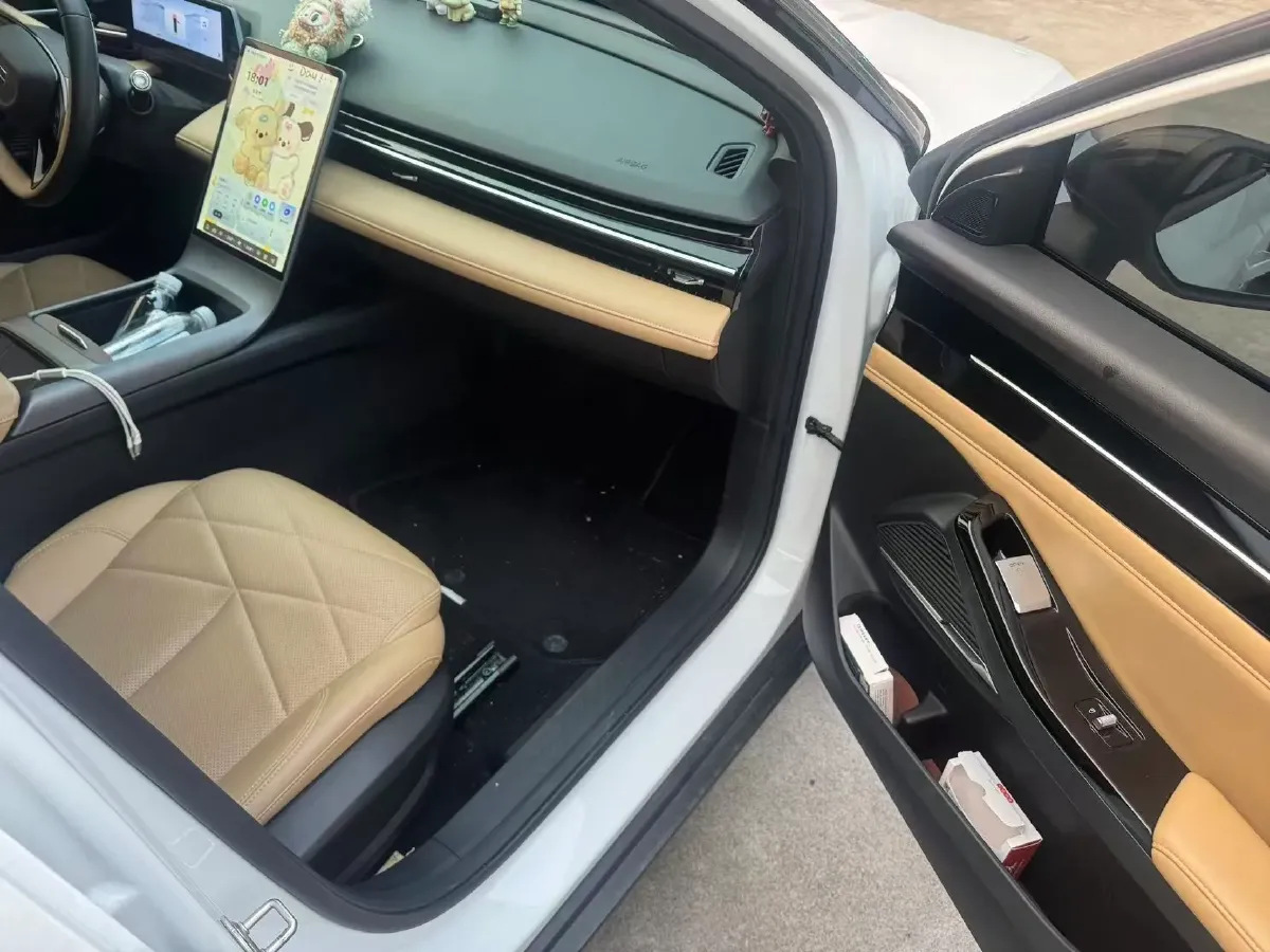 2024 Geely Galaxy L6 1.5T 163HP L4 3DHT PHEV,autocango,china used car exporter,china ev exporter,chinese used car exporter,chinese used ev exporter