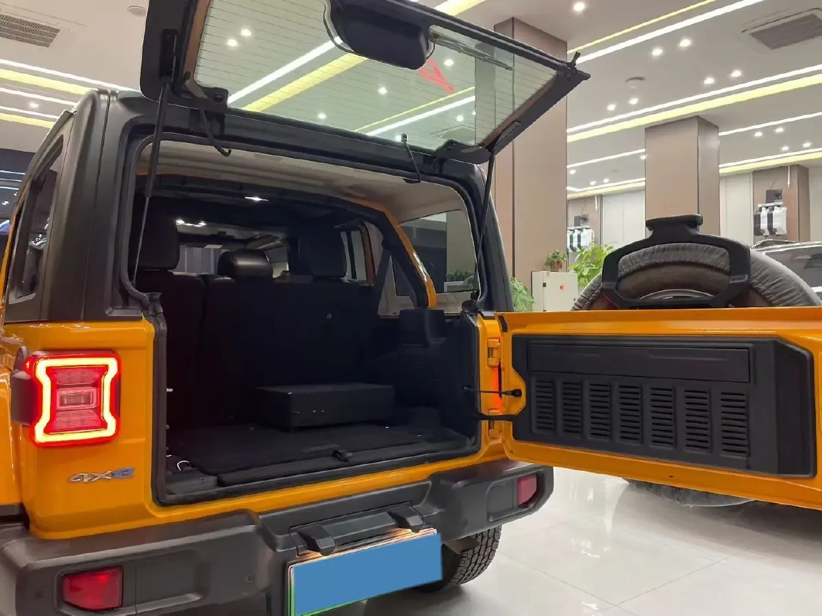 2021 Jeep Wrangler 2.0T 266HP L4 8AT PHEV 17KWH,autocango,china used car exporter,china ev exporter,chinese used car exporter,chinese used ev exporter