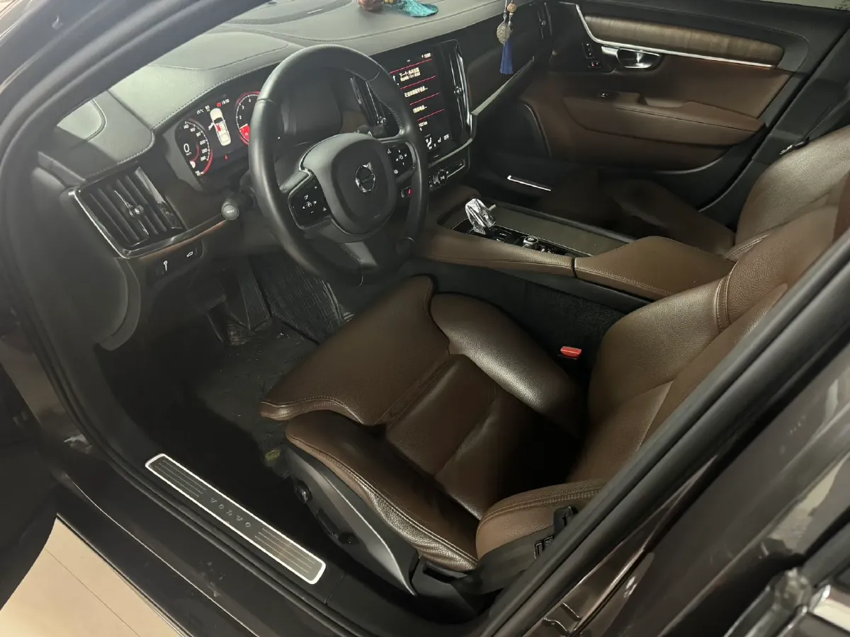 2021 Volvo S90 2.0T 250HP L4 8AT,autocango,china used car exporter,china ev exporter,chinese used car exporter,chinese used ev exporter