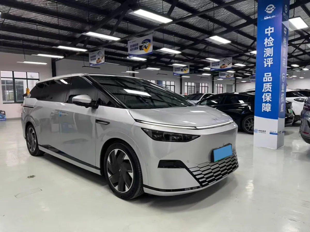 2024 Xpeng X9 BEV 101.5KWH,autocango,china used car exporter,china ev exporter,chinese used car exporter,chinese used ev exporter