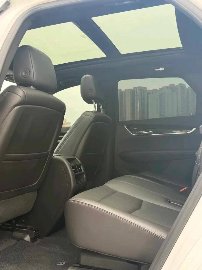 2022 Cadillac XT5 2.0T 237HP L4 9AT,autocango,china used car exporter,china ev exporter,chinese used car exporter,chinese used ev exporter