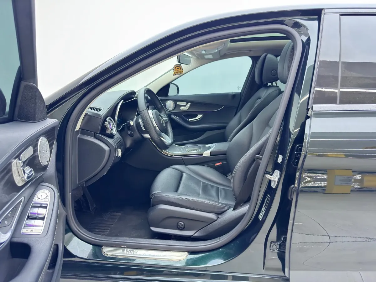 2021 Mercedes-Benz C Class 1.5T 184HP L4 9AT,autocango,china used car exporter,china ev exporter,chinese used car exporter,chinese used ev exporter