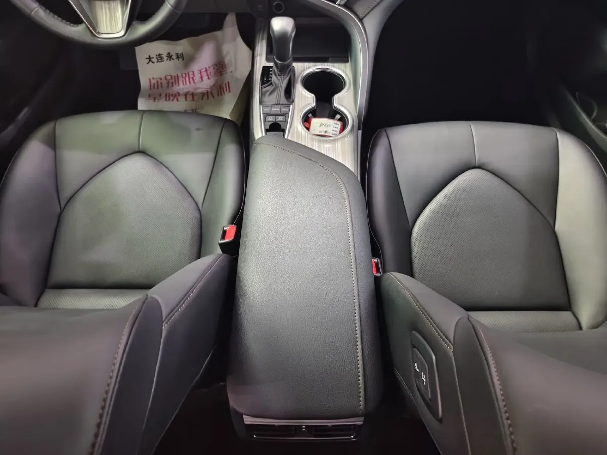 2019 Toyota Camry 2.5L 178HP L4 E-CVT Hybrid,autocango,china used car exporter,china ev exporter,chinese used car exporter,chinese used ev exporter