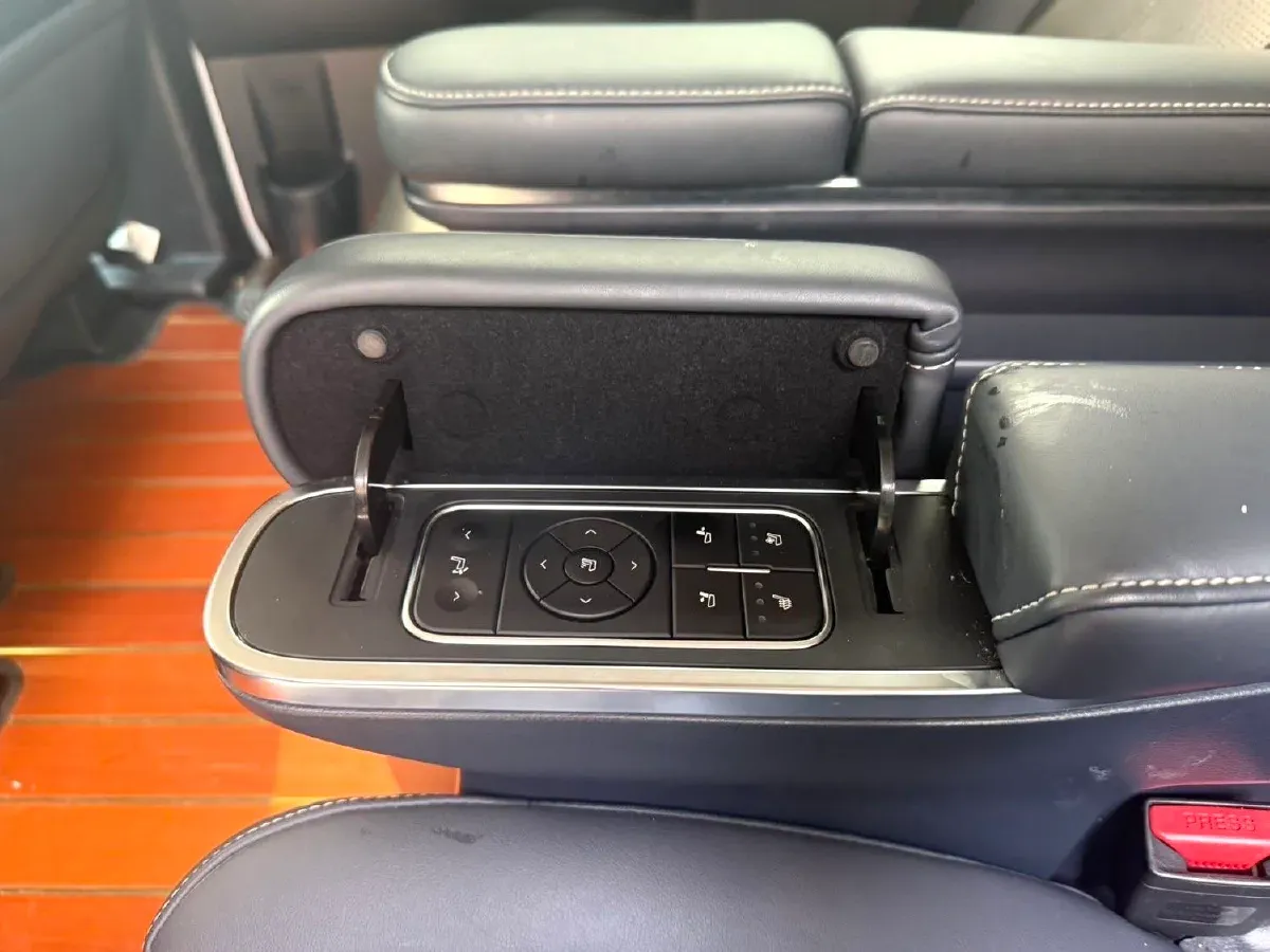 2023 GAC Trumpchi M8 2.0T 252HP L4 8AT,autocango,china used car exporter,china ev exporter,chinese used car exporter,chinese used ev exporter