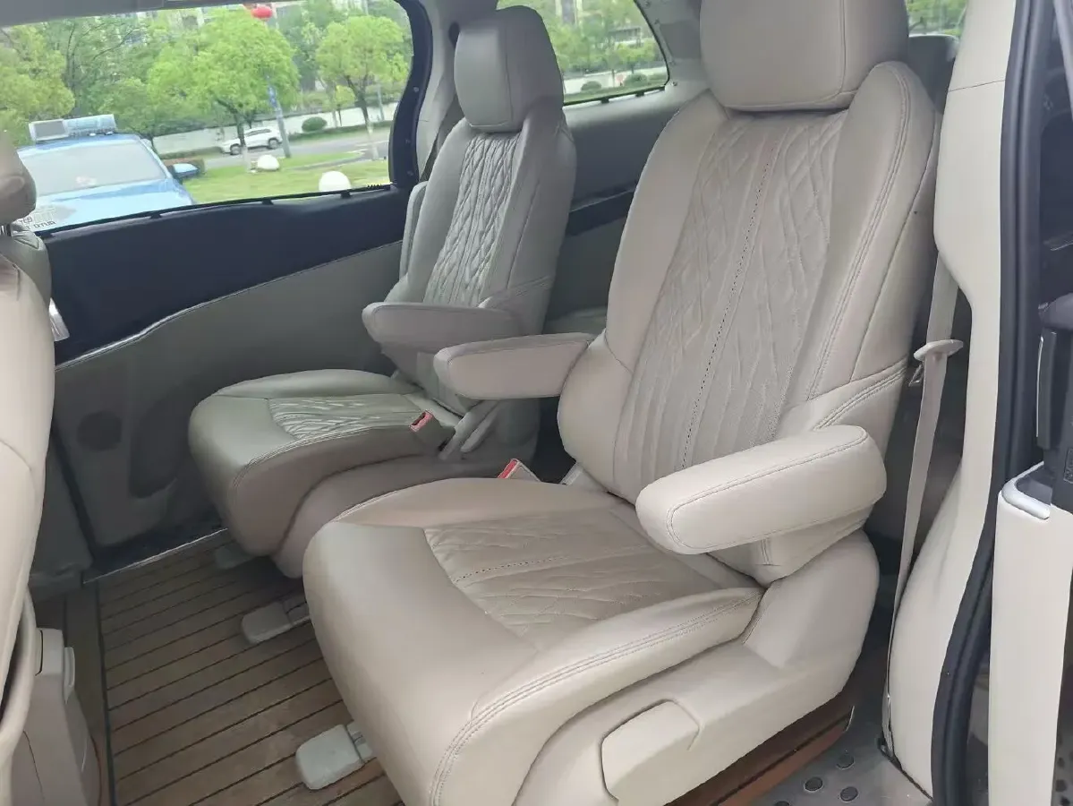 2021 Buick GL8 2.0T 237HP L4 9AT,autocango,china used car exporter,china ev exporter,chinese used car exporter,chinese used ev exporter