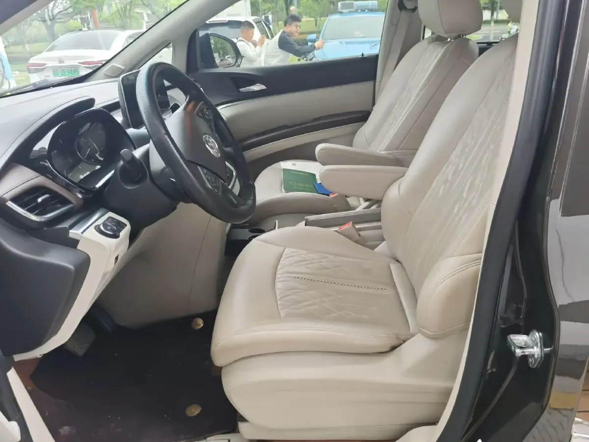 2021 Buick GL8 2.0T 237HP L4 9AT,autocango,china used car exporter,china ev exporter,chinese used car exporter,chinese used ev exporter