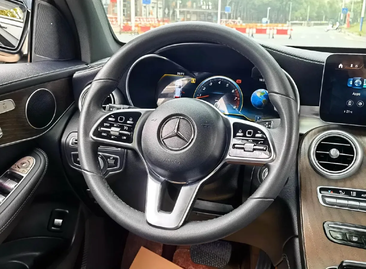 2021 Mercedes-Benz GLC Class 2.0T 197HP L4 9AT,autocango,china used car exporter,china ev exporter,chinese used car exporter,chinese used ev exporter