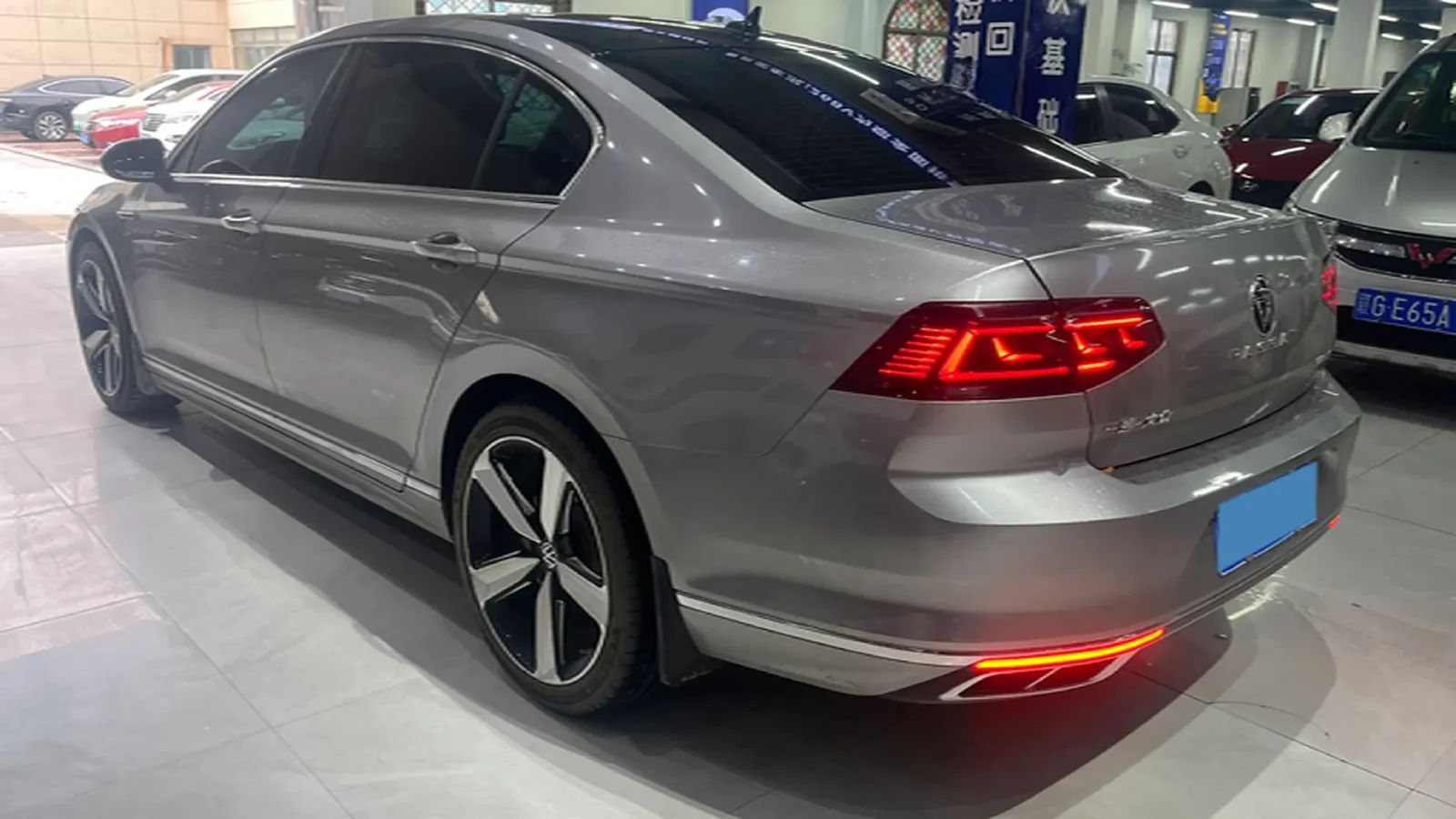 2023 Volkswagen Magotan 2.0T 186HP L4 7DCT,autocango,china used car exporter,china ev exporter,chinese used car exporter,chinese used ev exporter