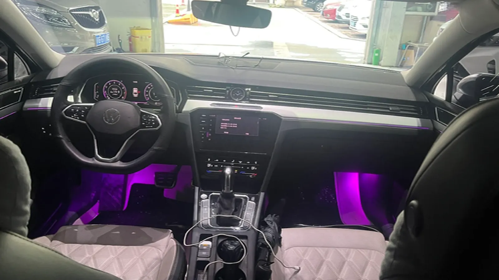 2023 Volkswagen Magotan 2.0T 186HP L4 7DCT,autocango,china used car exporter,china ev exporter,chinese used car exporter,chinese used ev exporter