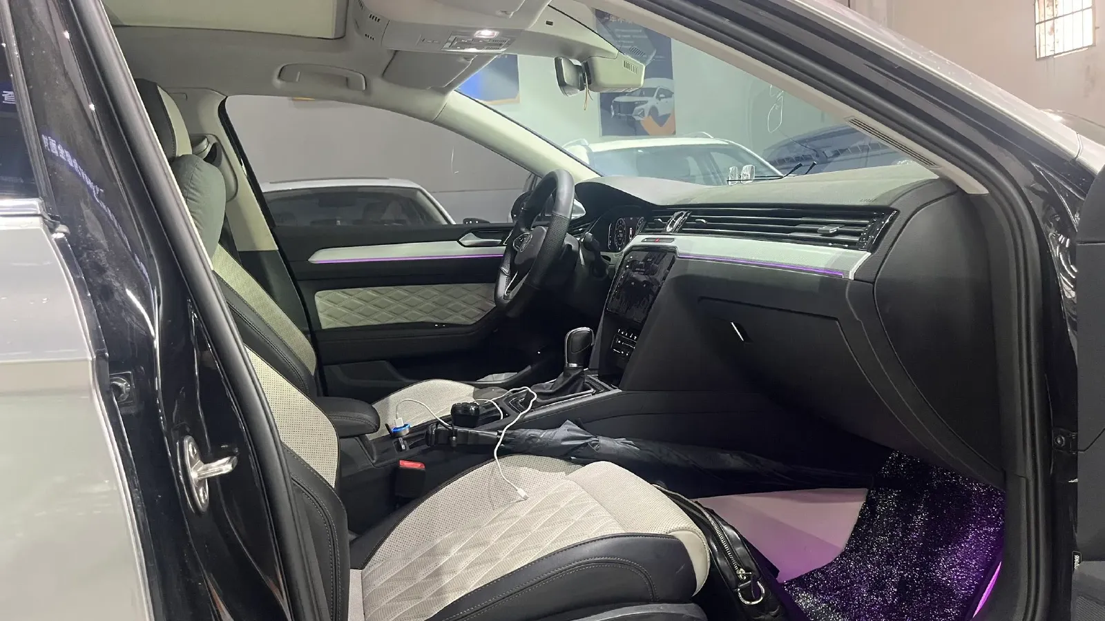 2023 Volkswagen Magotan 2.0T 186HP L4 7DCT,autocango,china used car exporter,china ev exporter,chinese used car exporter,chinese used ev exporter