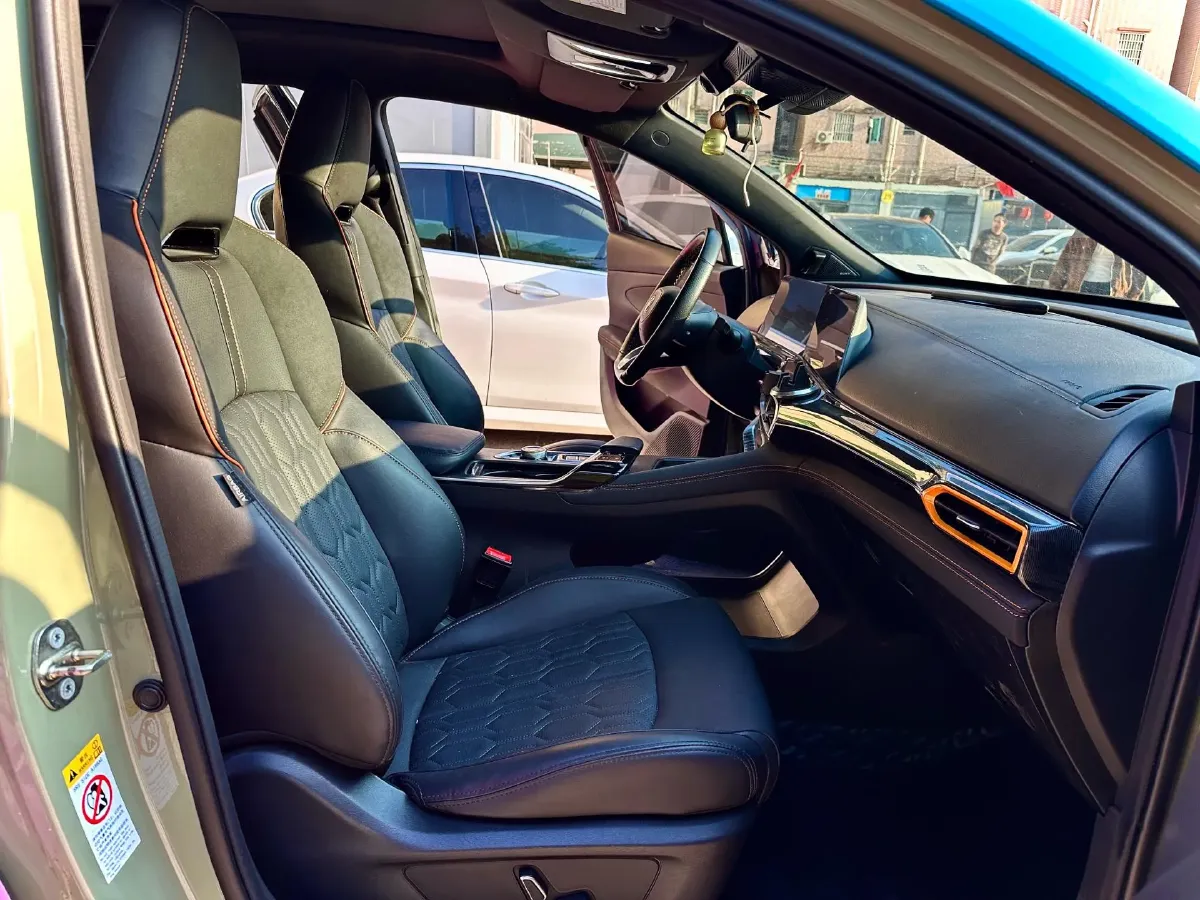 2022 ChangAn UNI-T 1.5T 188HP L4 7DCT,autocango,china used car exporter,china ev exporter,chinese used car exporter,chinese used ev exporter