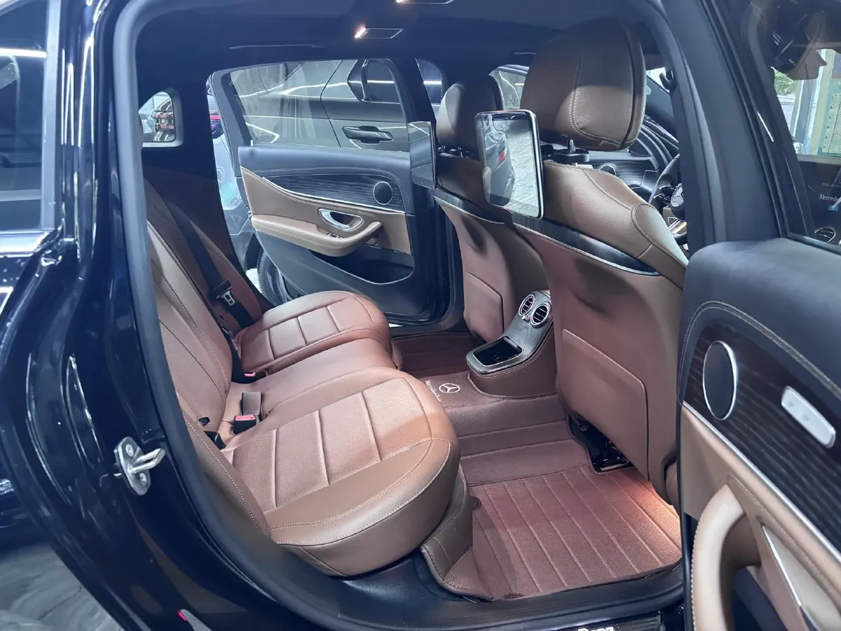 2022 Mercedes-Benz GLC Class 2.0T 258HP L4 9AT,autocango,china used car exporter,china ev exporter,chinese used car exporter,chinese used ev exporter