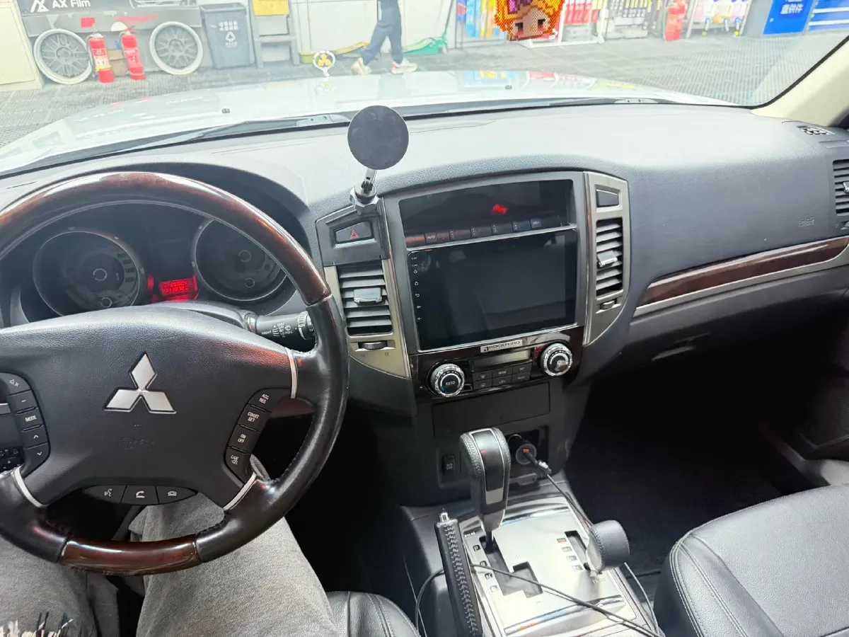 2018 Mitsubishi Pajero 3.0L 174HP V6 5AT,autocango,china used car exporter,china ev exporter,chinese used car exporter,chinese used ev exporter