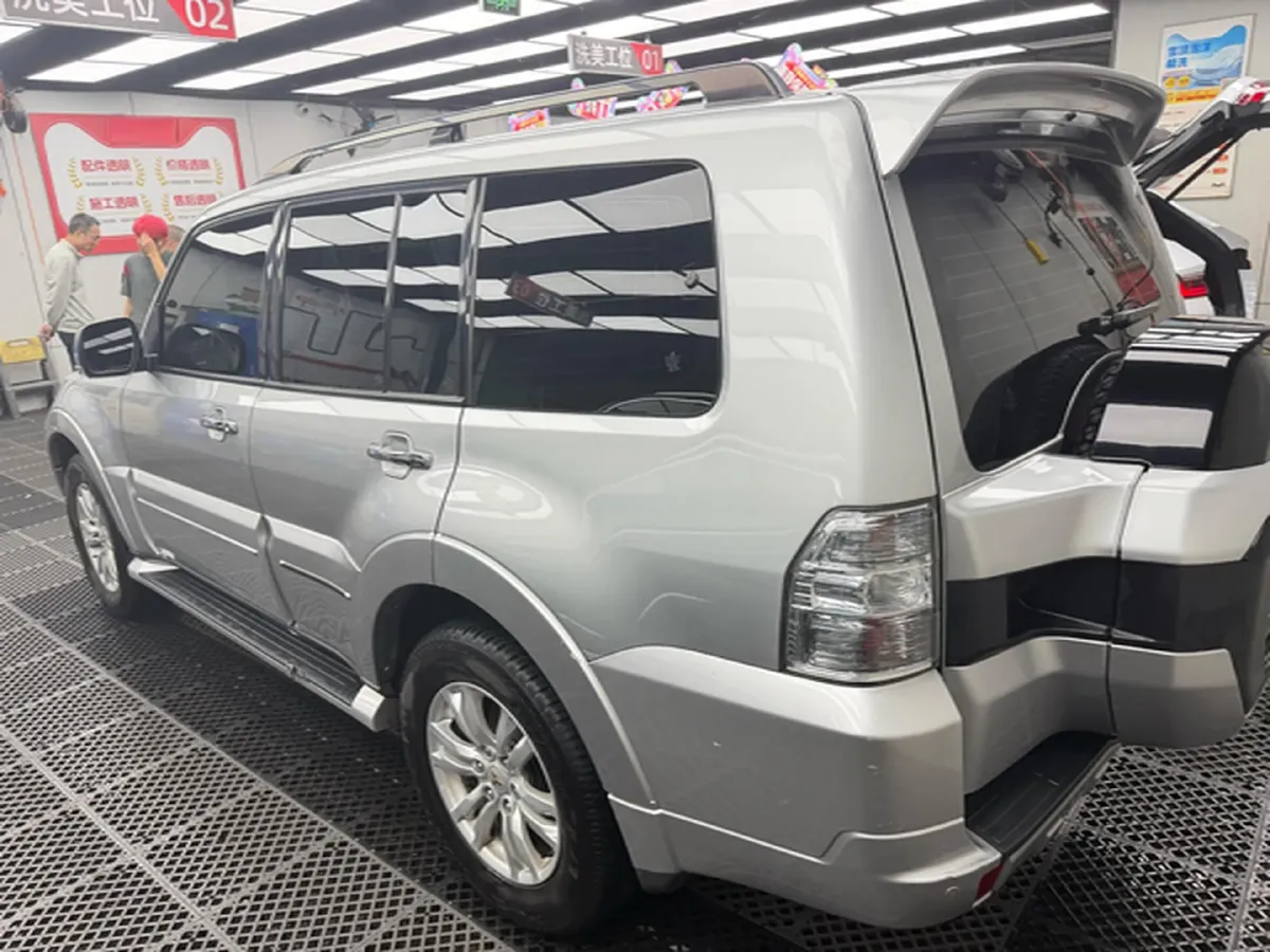 2018 Mitsubishi Pajero 3.0L 174HP V6 5AT,autocango,china used car exporter,china ev exporter,chinese used car exporter,chinese used ev exporter