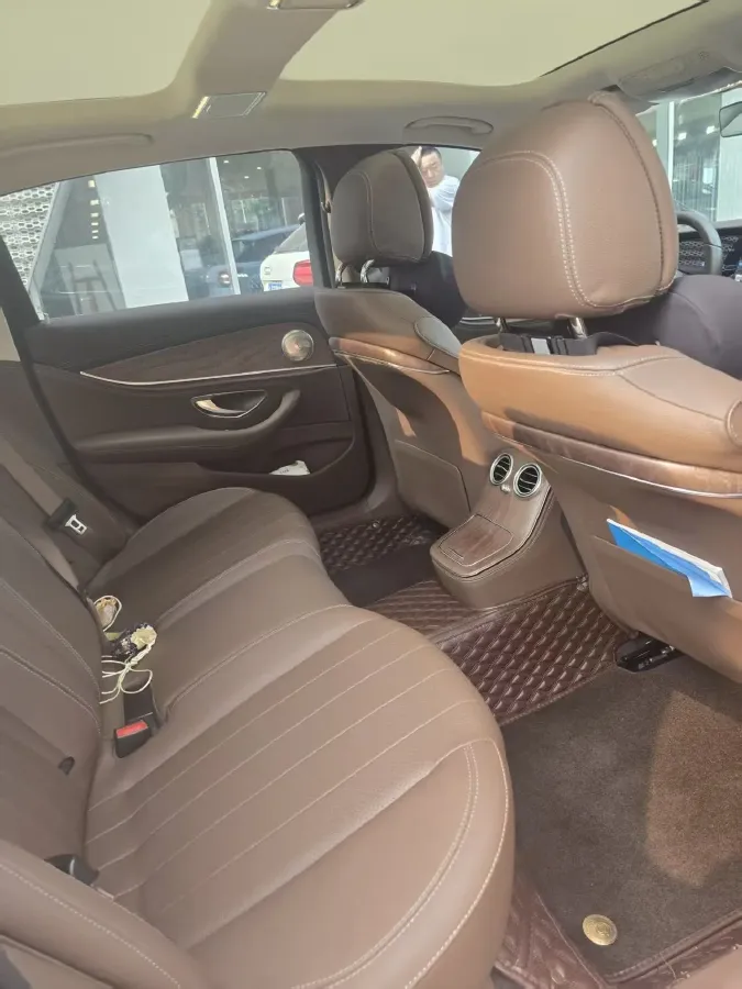 2022 Mercedes-Benz E Class 2.0T 211HP L4 9AT PHEV 25.4KWH,autocango,china used car exporter,china ev exporter,chinese used car exporter,chinese used ev exporter
