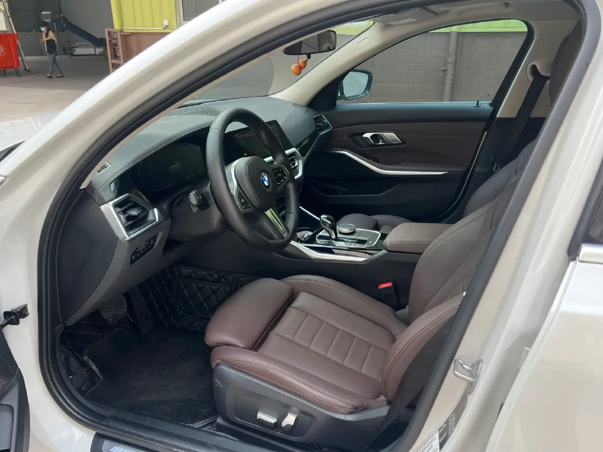 2020 BMW 3 Series 2.0T 156HP L4 8AT,autocango,china used car exporter,china ev exporter,chinese used car exporter,chinese used ev exporter