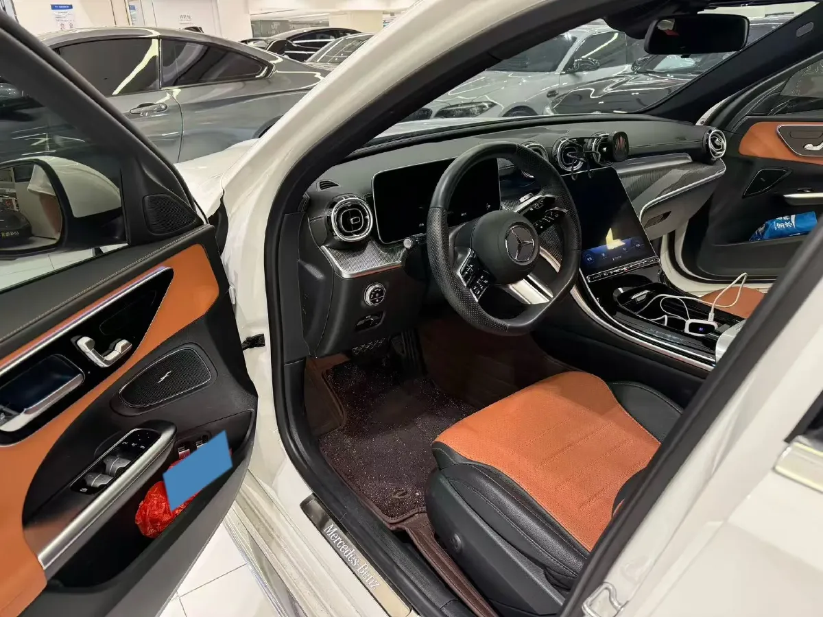 2024 Mercedes-Benz C Class 2.0T 204HP L4 9AT PHEV 25.4KWH,autocango,china used car exporter,china ev exporter,chinese used car exporter,chinese used ev exporter