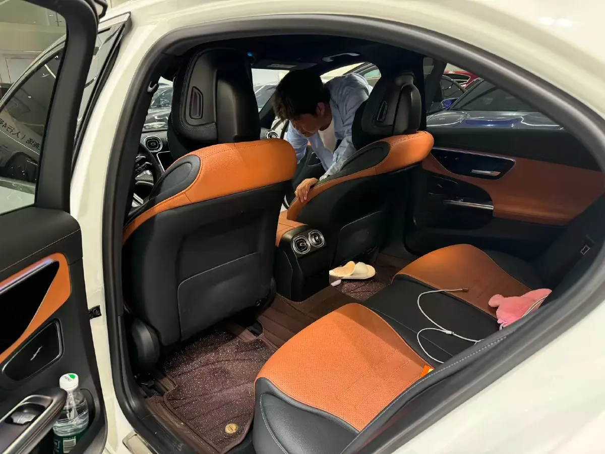 2024 Mercedes-Benz C Class 2.0T 204HP L4 9AT PHEV 25.4KWH,autocango,china used car exporter,china ev exporter,chinese used car exporter,chinese used ev exporter