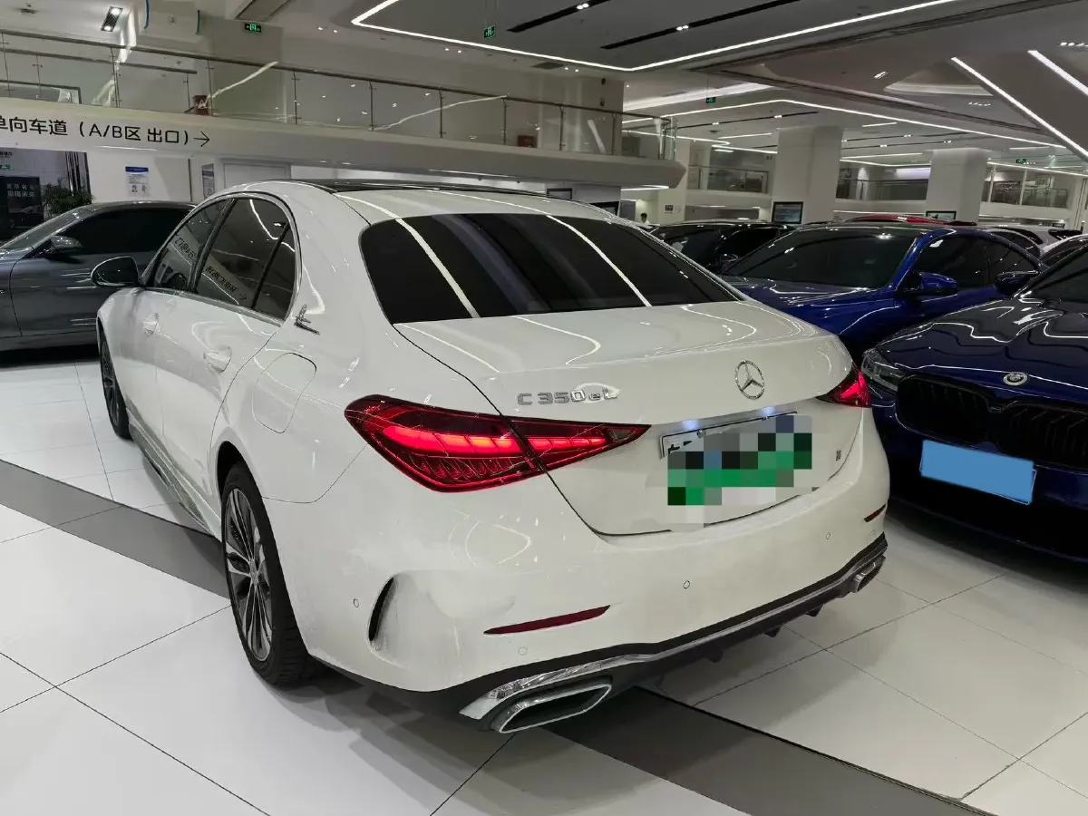 2024 Mercedes-Benz C Class 2.0T 204HP L4 9AT PHEV 25.4KWH,autocango,china used car exporter,china ev exporter,chinese used car exporter,chinese used ev exporter