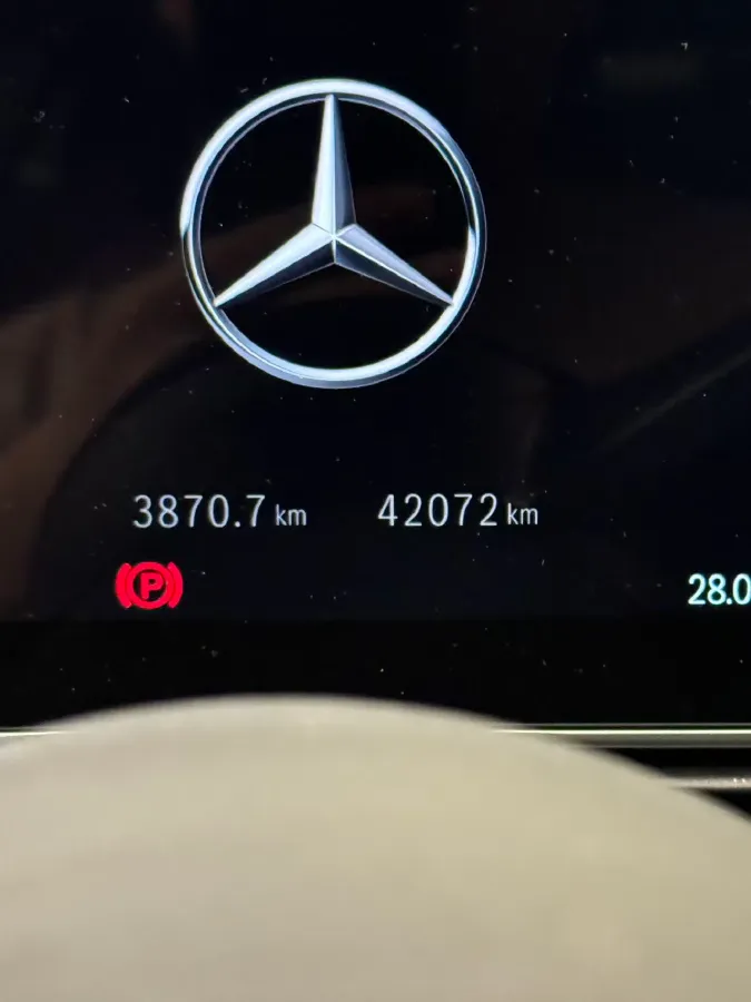 2024 Mercedes-Benz C Class 2.0T 204HP L4 9AT PHEV 25.4KWH,autocango,china used car exporter,china ev exporter,chinese used car exporter,chinese used ev exporter