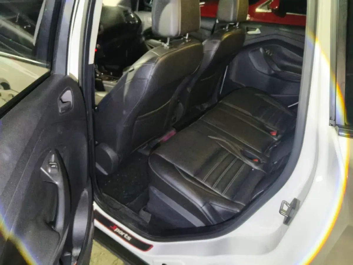 2017 Ford Kuga 2.0T 245HP L4 6AT,autocango,china used car exporter,china ev exporter,chinese used car exporter,chinese used ev exporter