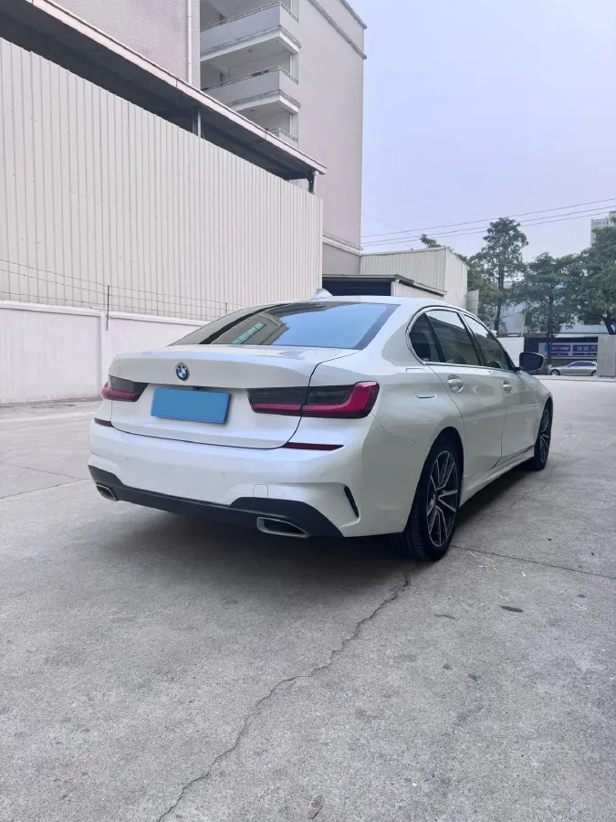 2021 BMW 3 Series 2.0T 156HP L4 8AT,autocango,china used car exporter,china ev exporter,chinese used car exporter,chinese used ev exporter