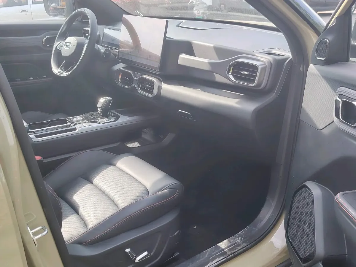 2025 Geely Cowboy 1.5T 181HP L4 7DCT,autocango,china used car exporter,china ev exporter,chinese used car exporter,chinese used ev exporter