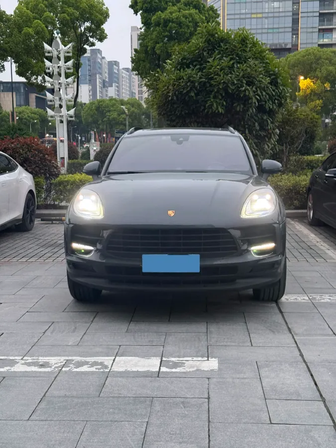 2020 Porsche Macan 2.0T 252HP L4 7DCT,autocango,china used car exporter,china ev exporter,chinese used car exporter,chinese used ev exporter