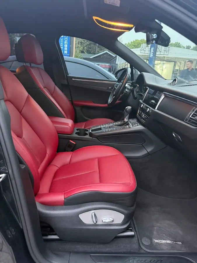 2020 Porsche Macan 2.0T 252HP L4 7DCT,autocango,china used car exporter,china ev exporter,chinese used car exporter,chinese used ev exporter
